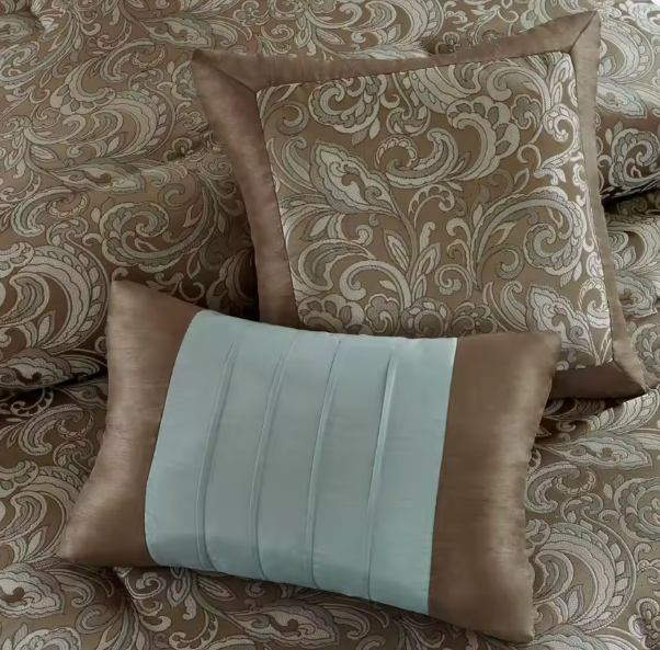 The Candlelight Comforter